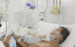 Giấu cha mẹ, đôi vợ chồng điều dưỡng cùng vào TP.HCM chống dịch Covid-19