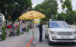 Lao vào đánh công an xã khi bị nhắc tụ tập uống rượu trong giãn cách xã hội