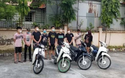 Con tụ tập lạng lách, "thông chốt" mùa dịch, bố mẹ phải đến nộp phạt đón về