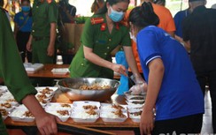 Cảm động “Triệu bữa cơm 0 đồng” cho tuyến đầu chống dịch Covid-19