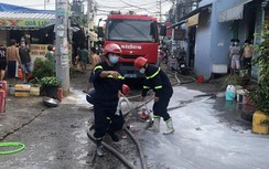 Lửa thiêu căn nhà 2 tầng cháy dữ dội, cha tử vong, hai con nhập viện