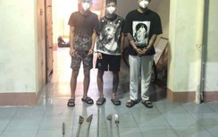 Xử lý nhóm "trẻ trâu" vác hung khí diễu phố, quay clip đăng mạng khoe "oai"