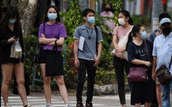 Singapore cũng đang lúng túng trong chiến lược sống chung với COVID-19