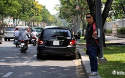 Bật đèn khẩn cấp khi đỗ xe nơi có biển cấm có bị phạt?