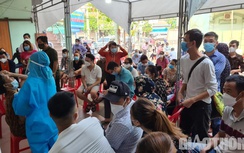 TP Vinh: Quy định khó hiểu, người dân vây kín điểm xét nghiệm Covid-19
