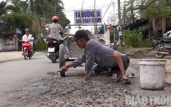Ông lão tật nguyền vá đường và ông lão hút đinh được Bộ trưởng GTVT khen