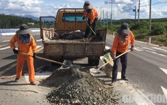 Khẩn trương vá sửa, khắc phục hư hỏng cầu đường do mưa bão