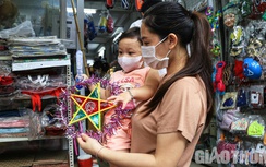 Chưa chính thức nới giãn cách, dân Hà Nội nườm nượp mua sắm đồ Trung thu