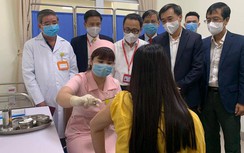 Vaccine nội lo khó tìm người thử nghiệm