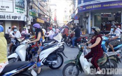 Bạc Liêu: Người dân ra đường đông đúc sau nới lỏng giãn cách