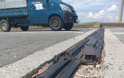 Bảo trì đường, đảm bảo ATGT gặp khó vì... không được qua chốt kiểm soát