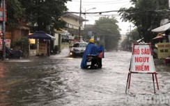 Bão số 6: Mưa xối xả, nhiều tuyến đường ở TP Quảng Ngãi chìm sâu trong nước