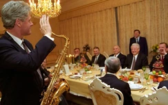 Tiết lộ về bữa rượu trong nhà vệ sinh giữa Boris Yeltsin và Bill Clinton