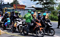 Lãnh đạo Sóc Trăng kêu gọi người dân từ TP.HCM cân nhắc khi về quê