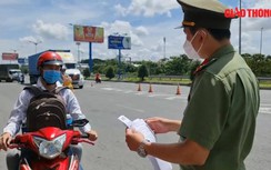 Video: Cần Thơ nới lỏng giãn cách, vẫn siết chặt người từ tỉnh khác vào