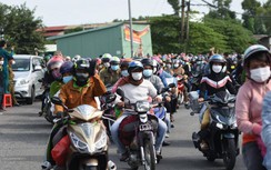 Video: CSGT Đồng Nai dẫn công nhân về quê bị "kẹt" trong đại dịch Covid-19