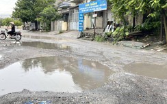 Ngán ngẩm khi đi qua "con đường khổ ải" giữa lòng TP Hạ Long