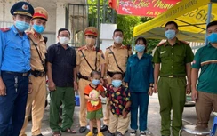 Bé trai 3 tuổi lang thang trên cao tốc đã được đưa về nhà an toàn