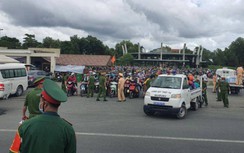 Hàng ngàn người về quê, một số tỉnh miền Tây kích hoạt khẩn cấp chống dịch