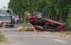 Tai nạn ở Bắc Ninh: Xe con bị vò nát, 2 người chết, 4 người bị thương