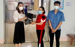 Nữ chủ xe bất ngờ nhận lại 500 triệu đồng đánh rơi khi đi đăng kiểm