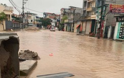 Đường biến thành sông, dân tố quy hoạch nắn cong thêm đoạn cua nguy hiểm