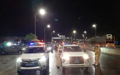 Mở cửa 4 hầm trên QL1 hỗ trợ người dân vùng dịch đi xe máy về quê