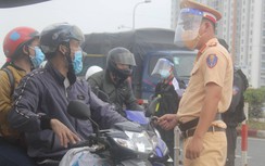 Đi lại giữa TP.HCM với 4 tỉnh giáp ranh vẫn mỗi nơi một kiểu