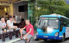 Ngày mai Hà Nội cho phép hàng ăn bán tại chỗ, xe buýt, taxi được hoạt động