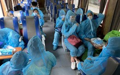 Gần 1.000 người dân Tuyên Quang, Ninh Bình vui mừng rời TP.HCM trở về quê