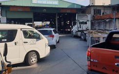 Nửa đêm mang xe đi đăng kiểm sau nới giãn cách vì sợ xếp hàng