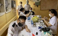 Cảng biển tăng tốc tiêm vắc xin cho thuyền viên, đảm bảo cung ứng hàng hóa