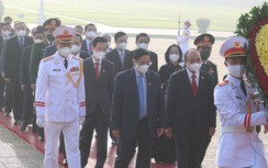 Đại biểu Quốc hội vào Lăng viếng Chủ tịch Hồ Chí Minh