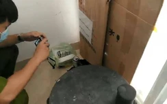 Tìm thân nhân người đàn ông rơi lầu tử vong, trên ngực có hình xăm cá chép