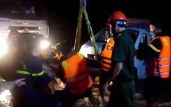 Hai vợ chồng bị nước lũ cuốn mất tích khi vượt qua cầu tràn giữa đêm