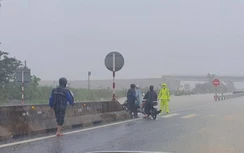 Mưa lũ ở Quảng Ngãi: 1 người chết, 3 người mất tích, 11.000 nhà dân bị ngập