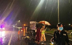 Vợ chồng ông lão bán thịt tử vong thương tâm sau va chạm xe tải giữa đêm