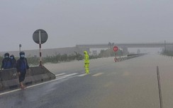 Quảng Ngãi: QL1 tiếp tục chia cắt, di dời gần nghìn hộ dân do mưa lũ