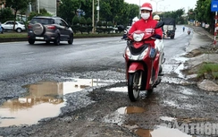 QL14B "oằn lưng" gánh xe tải trọng lớn, đường hư hỏng gây mất ATGT