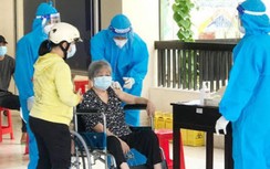 Tiền Giang: Muốn được tiêm vaccine phải mua bảo hiểm y tế?