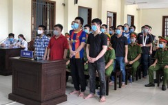 2 nhóm nổ súng hỗn chiến, 21 người lĩnh án