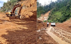 Mưa lớn gây sạt lở liên tiếp, đường HCM qua TT-Huế bao giờ thông tuyến?