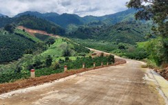 Toàn dân huyện nghèo Đam Rông (Lâm Đồng) hiến đất làm đường