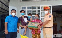 Hàng trăm túi an sinh hỗ trợ hộ khó khăn, có người tử vong vì Covid-19