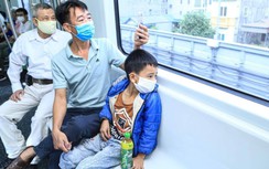 Người Hà Nội hào hứng đi tàu Cát Linh - Hà Đông ngày đầu miễn phí