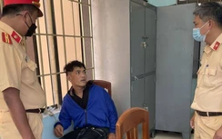 CSGT Bình Định bắt nóng nhóm cướp giật liên tỉnh, bơi qua sông chạy trốn