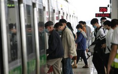 Khách thích thú khi tàu Cát Linh - Hà Đông không "câu giờ"