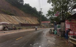 Hai xe máy đấu đầu trên QL7, 3 thanh niên tử vong tại chỗ