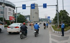 Sau 5 ngày phân làn, cầu Bãi Cháy vẫn lẫn lộn ô tô, xe máy