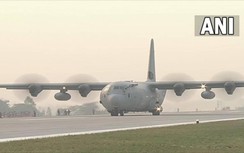 Video: Thủ tướng Ấn Độ đi vận tải cơ 34 tấn, thử đường cao tốc mới